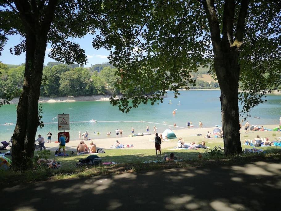 Haus Julia Direkt Am Hennesee Mitten Im Sauerland Villa Meschede Exteriör bild